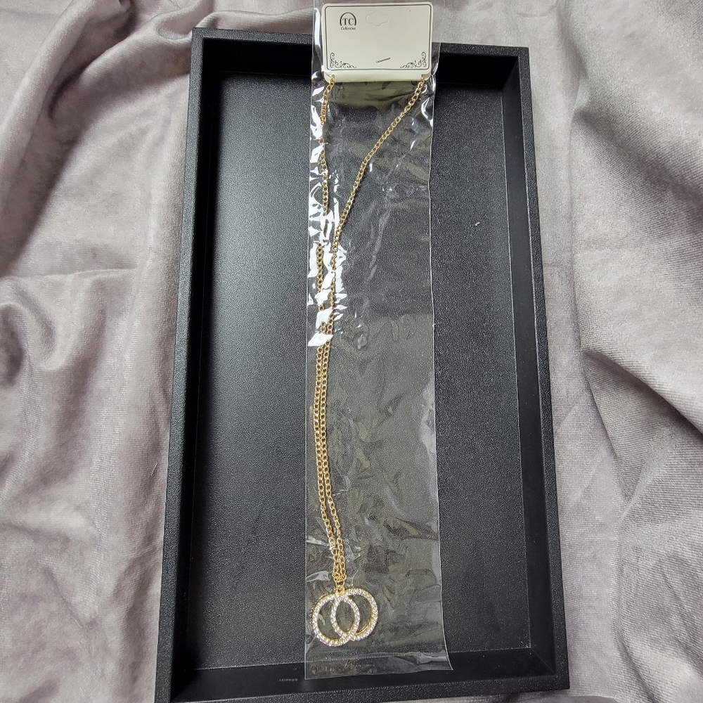Long chain rinstone circles necklace